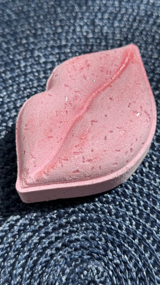 Bath bomb lips “Pink Geranium”